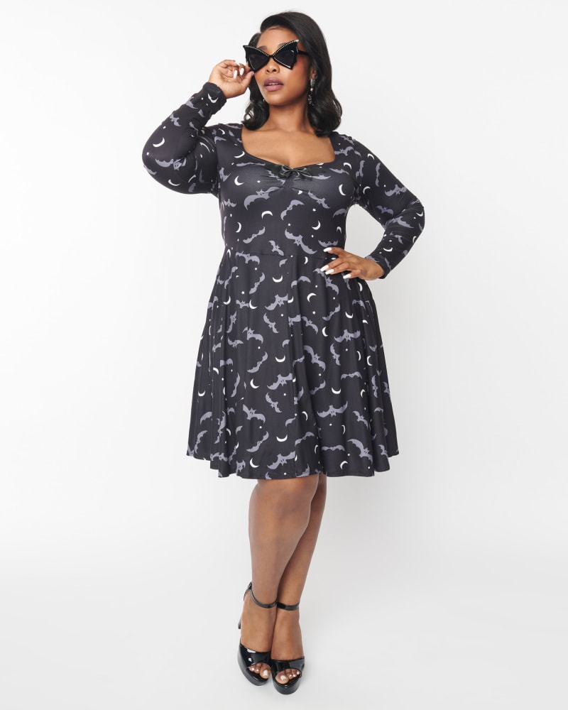 Front of a model wearing a size 1X Unique Vintage Grey Bat & Moon Hello Gorgeous Flare Dress in Grey by Unique Vintage. | dia_product_style_image_id:300536